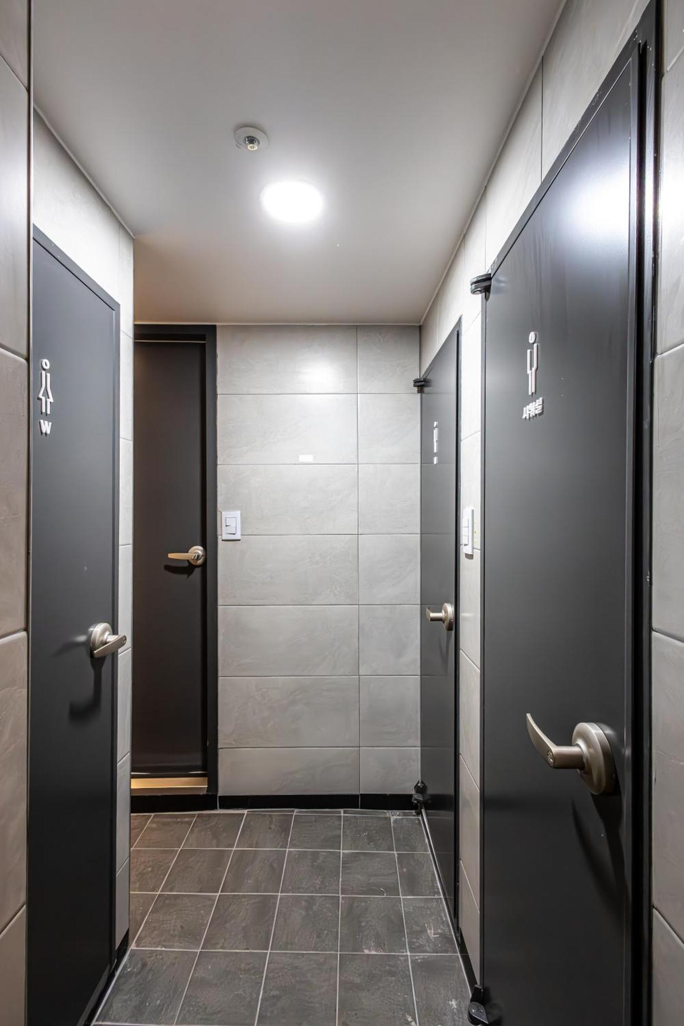 Beyond Residence Jongno Сеул Стая снимка